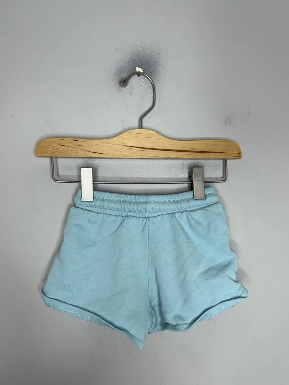 Zara follow us